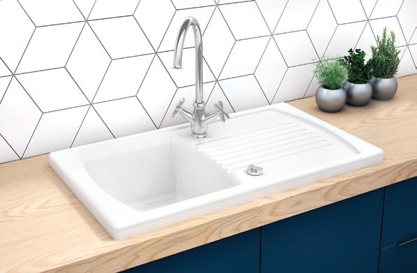 PRIME szklane zlewozmywaki w modnej kuchni zlewozmywak Lusitano zcl 611N bateria Ixia BGX 062D Kuchnie w stylu retro: baterie ixia O spójności aranżacji decydują przede wszystkim detale.