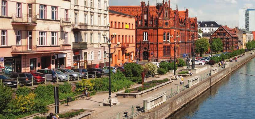 EDUKACJA Dane za rok 2016 SZKOŁY PODSTAWOWE: 58 Absolwenci: 2 652 Uczniowie: 18 987 SZKOŁY GIMNAZJALNE: 64 Absolwenci: 2 614 Uczniowie: 8 735 LICEA: 26