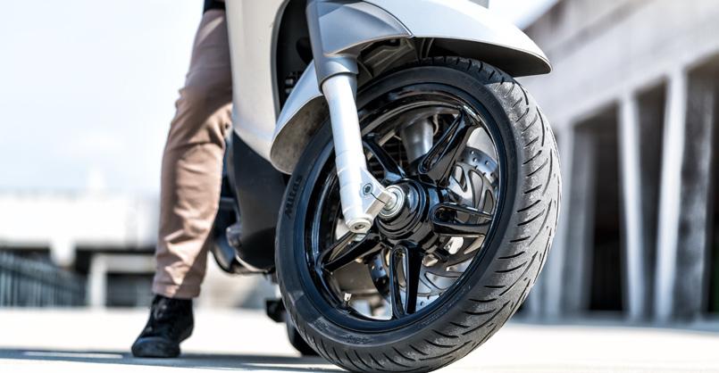 Technologia opon motocyklowych Mitas Technologia produkcji jest unikatowa oraz w wielu przypadkach dostosowana do typu opony krzyżowa (diagonalna) warstwowa, diagonalna opasana i radialna.