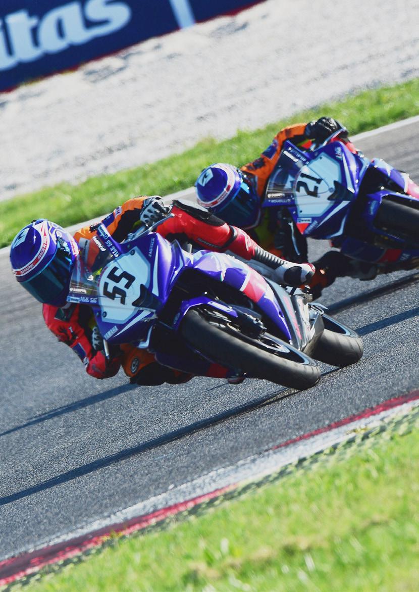 Opony motocyklowe sportowe i wyścigowe MC 50 Maksymalne kąty nachylenia Połączyliśmy wszystkie nasze doświadczenia związane z wyścigami w nowe sportowe opony do jazdy po