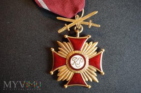 Złoty Krzyż Zasługi z Mieczami 208-2-5 Złoty Krzyż