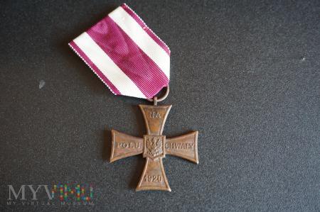 Dobrze zachowany egzemplarz Krzyża Walecznych z lat 920-92- wykonany w pracowni Knedlera w