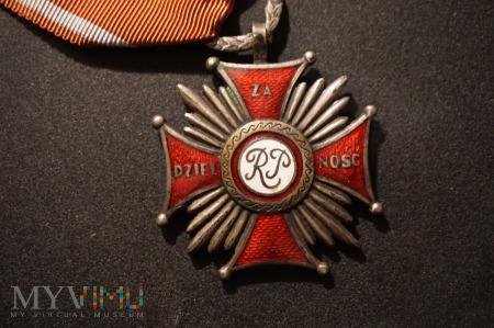 Krzyż Za Dzielność - numerowany Nr:33 208-2-5 Krzyż Za Dzielność - numerowany Nr:33 =6pxKrzyż Zasługi
