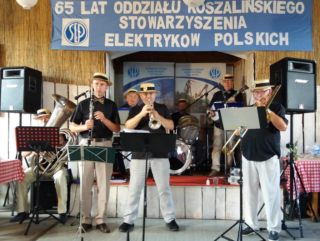 Jubileuszowy piknik zorganizowaliśmy w miejscowości Krzywopłoty pod Karlinem, w obiekcie byłej stajni,