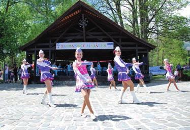 mesta, tanečné skupiny Fantázia a Grimmy, Dychový orchester