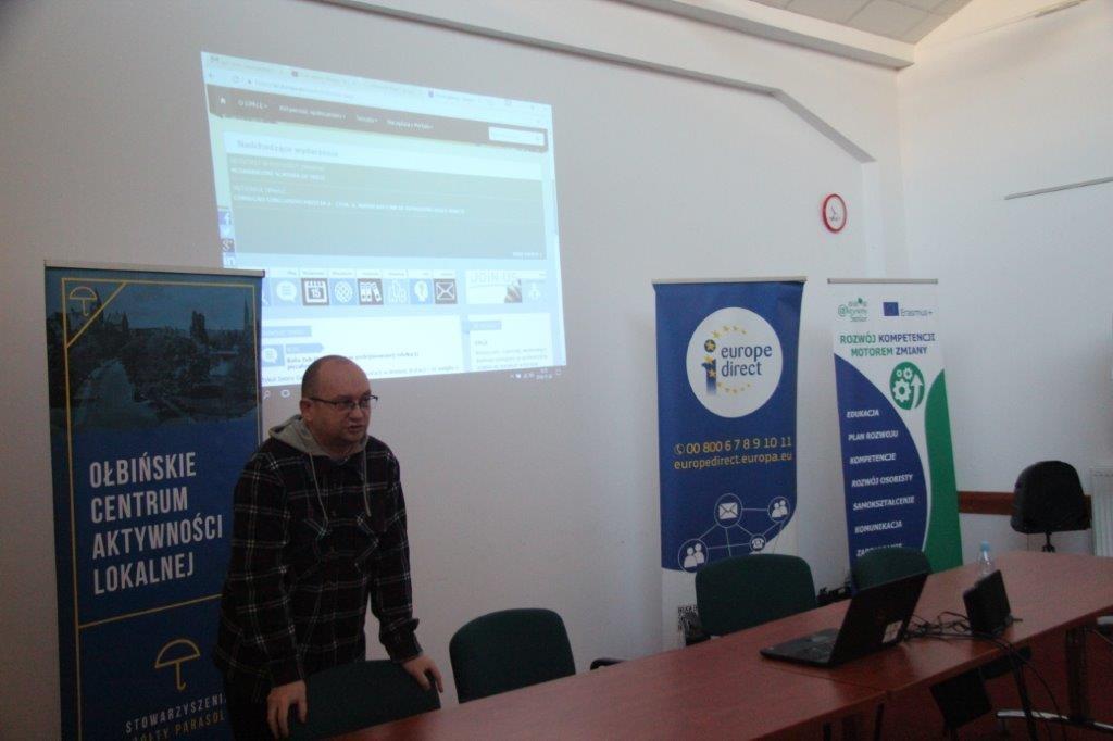 S T R. 2 Relacja ze spotkania W dniu 29 listopada 2016 we Wrocławskim Centrum Organizacji Pozarządowych Sektor 3 odbyło się spotkanie Fundusze Europejskie Inspiracje.