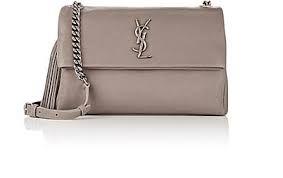 Yves Saint Laurent SAS Yves Saint Laurent SAS to francuski dom mody, założony przez Yves a Saint Laurenta oraz jego partnera Pierre a Bergé w 1961 roku we Francji.