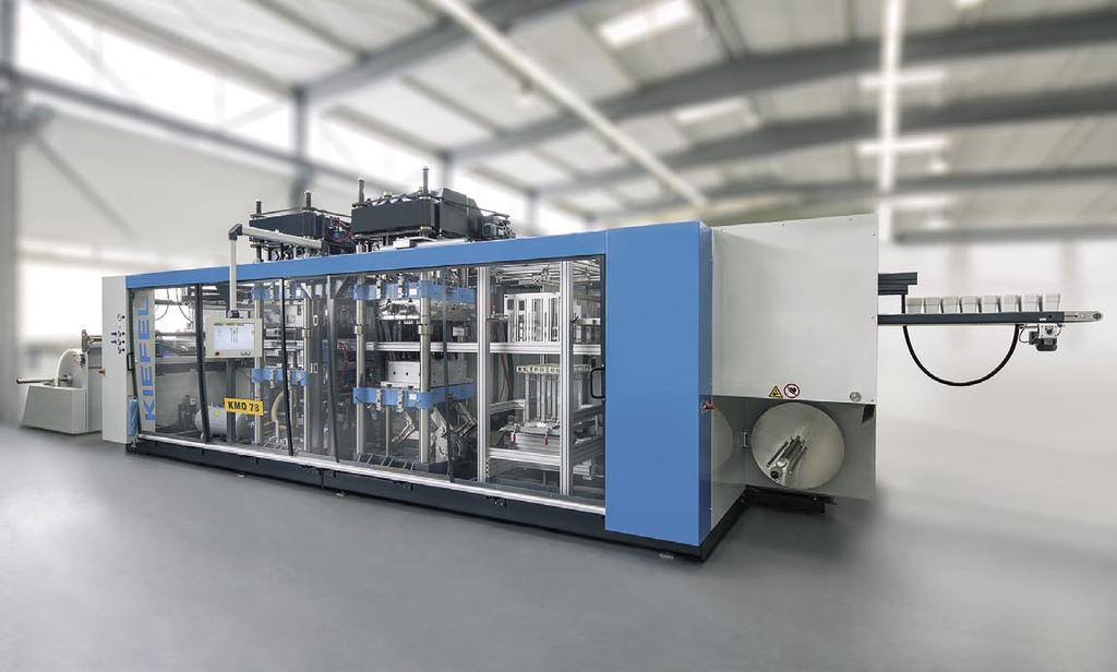 THERMOFORMING TERRITORY Kiefel pokazał w Dusseldorfie nową termoformierkę Speedformer KMD 78 Power. mującej roll-fed IC-RDM 70K i stacji IML RDML 70 b.