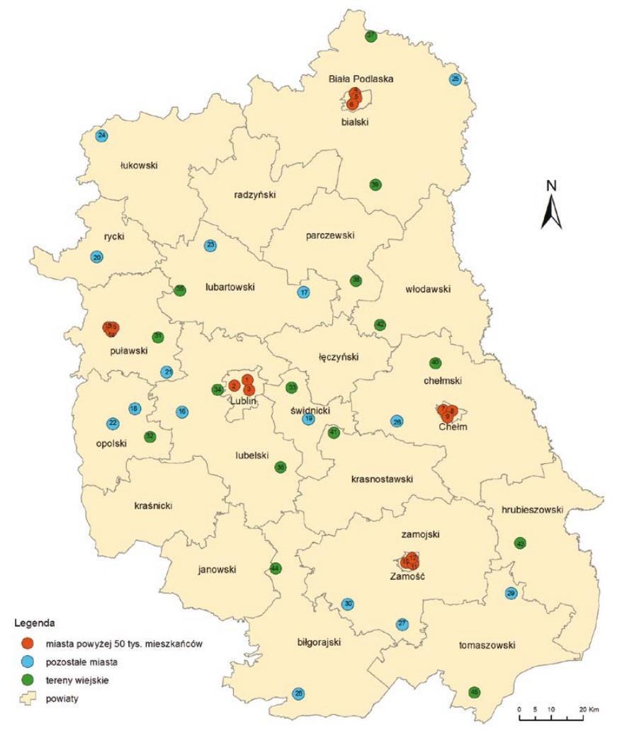Rysunek 8. Lokalizacja stacji pomiarowo-kontrolnych promieniowania elektromagnetycznego na terenie województwa lubelskiego w roku 2015.