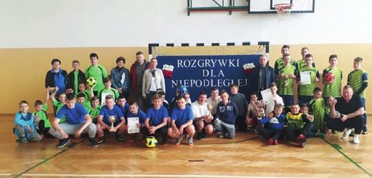 Sztandar szkoły ufundował Komitet Rodzicielski działający wówczas