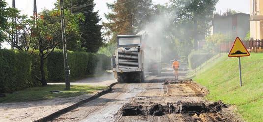 Całkowity koszt inwestycji wyniósł 918 335,28 zł, z tego środki z Budżetu Państwa to 459 167,00 zł, a pomoc finansowa Powiatu