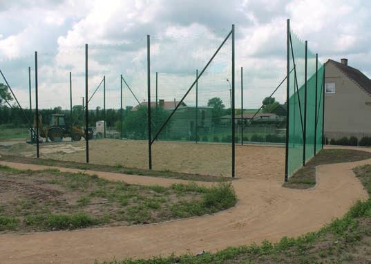 4 Nasza Gmina Nr 2/2018 Infrastruktura turystyczna i sportowa W Wielkim Łęcku powstanie m.in. boisko do siatkówki plażowej i plac zabaw. W Gródkach powstanie m.in. siłownia zewnętrzna i stoły do gier w plenerze.