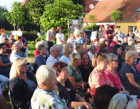 Z prac powstała na kolorowych latawcach wystawa, która zdobiła zaaranżowaną na to wydarzenie scenę.