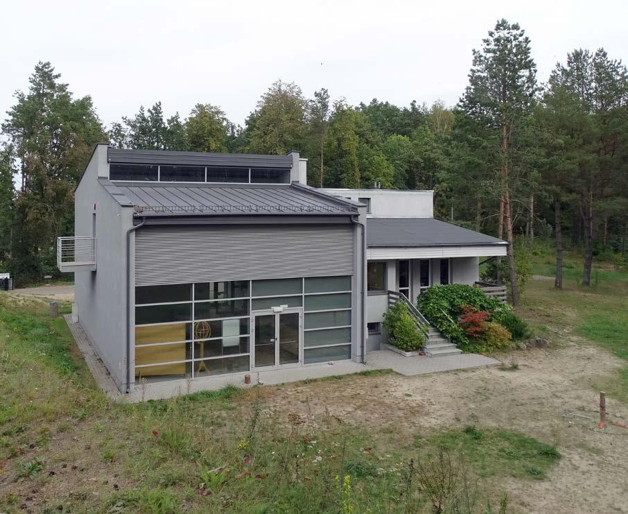 Budynki z pracowniami w Parku Astronomicznym, 2015 r. W styczniu bieżącego roku wygasły postanowienia Komisji Majątkowej z 1993 r. 15 czerwca 2018 r.