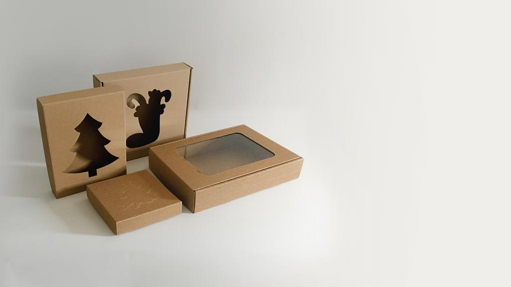 Kartonik Pudełeczko eko z kartonu o różnych kształtach, również pudełeczka z okienkiem.