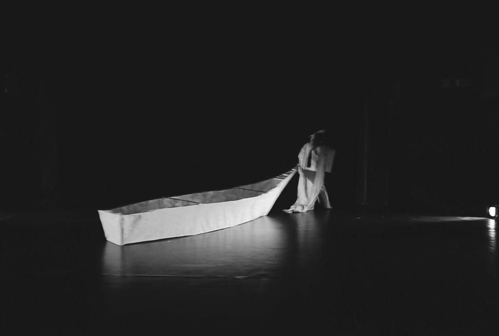 SUMIDA RIVER, BUTOH DANCE 355 Fot. 9.