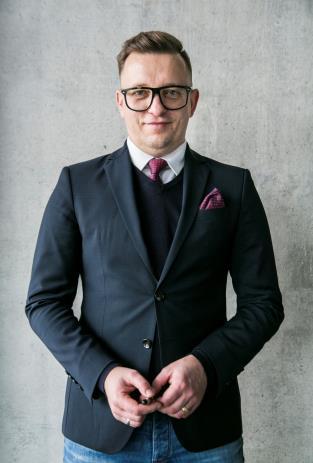 PONAD 230 GODZIN NA UCZESTNIKA Szanwni Państw! Gratulujemy wybru najbardziej wymagająceg prgramu certyfikująceg Lean Management w Plsce.