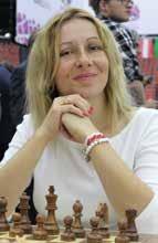 Wynik meczu otwiera Monika Soćko, która czarnym kolorem ograła Yuliyę Shvayger. Jak Monika wygrywa swoją partie, to i drużyna wygrywa mecz.