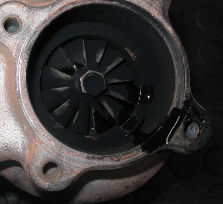 Problemy z ubytkiem oleju silnikowego i jego wycieki z turbosprężarki są najczęstszym powodem oddawania przez użytkowników turbosprężarki do naprawy.