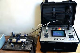 Badania Nieniszczące i Diagnostyka 3 (2017) 13 Ponadto, ilość pobranego materiału jest wystarczająca do przeprowadzenia specjalistycznych badań materiałowych. Rys. 1. Urządzenie SSSM podłączone do jednostki sterującej Fig.