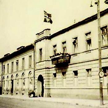 Belweder w latach II wojny światowej - czasie okupacji niemieckiej rezydencja hitlerowskiego generalnego gubernatora. Na zdjęciu widoczny jest maszt nad pałacem.