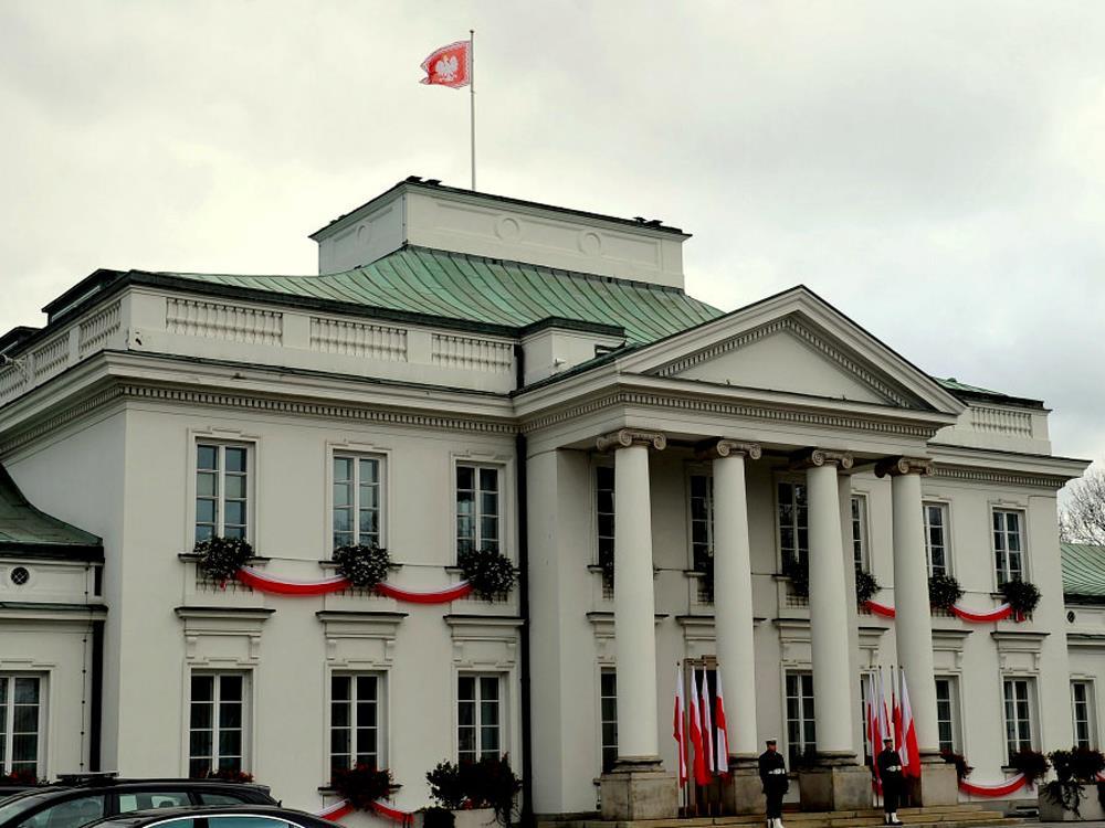 Wprawdzie obecnie weksylium to ma ograniczony zakres zastosowania li tylko jako symbol Zwierzchnika Sił Zbrojnych Rzeczypospolitej Polskiej, jednakże biorąc pod uwagę fakt, iż ma ono ponad 700-letnie