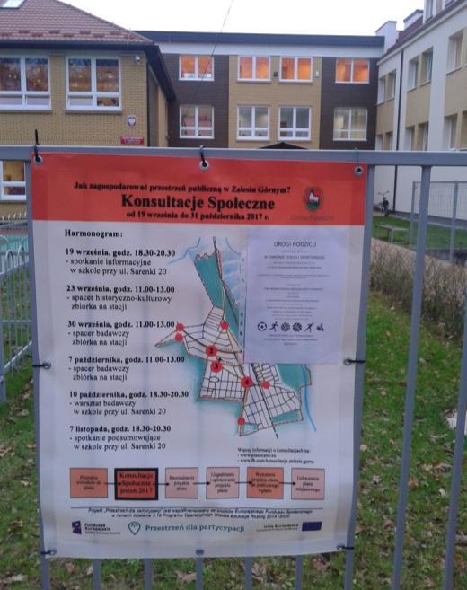 Woluntariusze oraz organizatorzy konsultacji rozprowadzali ulotki; były one wyłożone w miejscach użyteczności