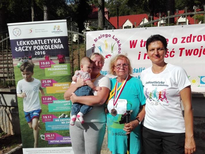 W zawodach udział wzięły dzieci od rocznika 2013-2011, które biegały na 100m, poprzez
