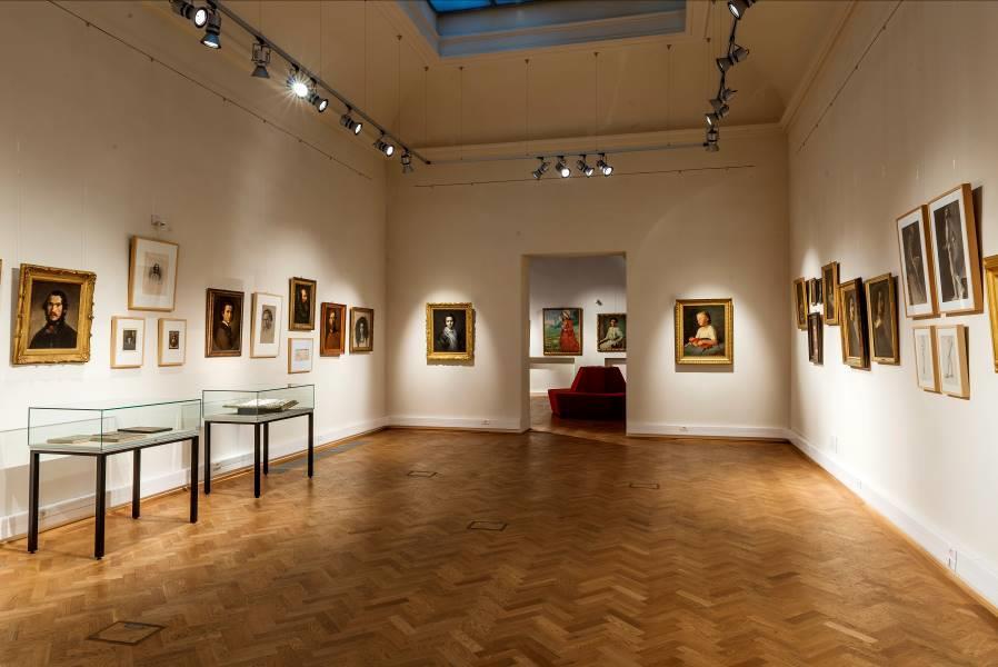 We have managed to gather 53 original artworks, 36 Photographic and print reproductions, dozens of archival documents and photos and 75 artworks by Horovitz s contemporaries.
