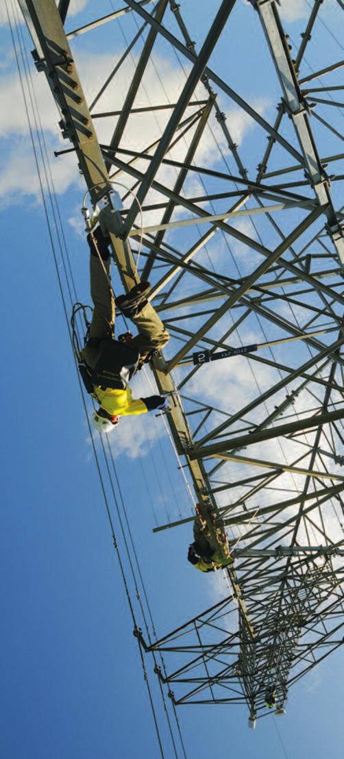 Drabiny, słupy telefoniczne i energetyczne - systemy pionowe Latchways Wszędzie na świecie, gdzie wykonywane są prace na wieżach telekomunikacyjnych, masztach, dachach czy innych miejscach na