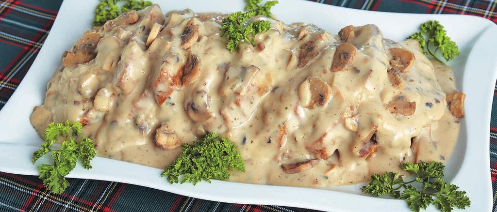 Karkówka z kluskami Teresa Polenz, KGW Mątowskie Pastwiska 1 kg karkówki 5 cebul 3 papryki czerwone 1 kg pieczarek 1 mały słoiczek koncentratu pomidorowego ziele angielskie, liść laurowy (ok. 5 szt.