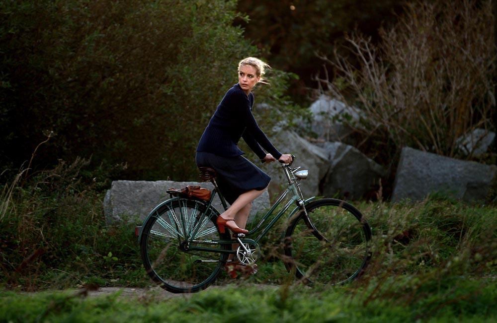przedstawia nowy film twórcy Duchów BARBARA Reżyseria Christian Petzold Niemcy 2012, 105 min.