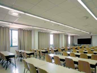 Pochłanianie dźwięku Z architektonicznego punktu widzenia, kluczowymi aspektami dostosowania akustycznego są geometria pomieszczenia i poziom pochłaniania materiałów budowlanych w nim użytych.