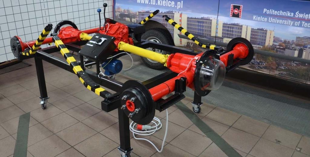 mechanizmu, 3 - przewód zasilający oświetlenie. Rys. 4. Widok stanowiska gotowego do użycia.