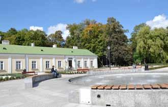 świętokrzyskie 47 Końskie i Sielpia Końskie to miejscowość znana już od XI w. W jej centrum zachowało się jedno z ciekawszych założeń parkowych w Polsce z tzw. małą architekturą ogrodową z II poł.