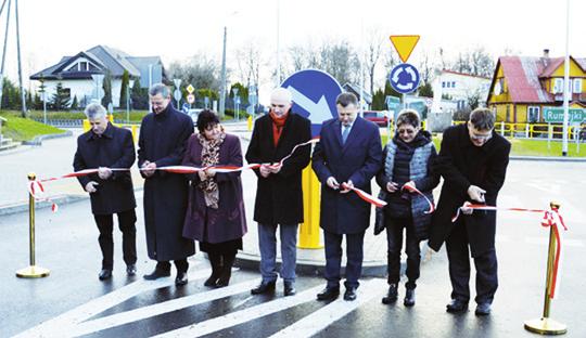 2 Sesja Rady Gminy Projekt budżetu na rok 2014 3 28 listopada 2013 r. odbyła się XXXI sesja Rady Gminy. Podczas sesji wójt Krzysztof Marcinowicz poinformował m.in., iż w okresie od ostatniej sesji nabyto prawo własności niezabudowanej nieruchomości dz.