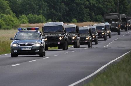 stosowne decyzje do wstrzymania przemieszczenia kolumn (pojazdów) włącznie.