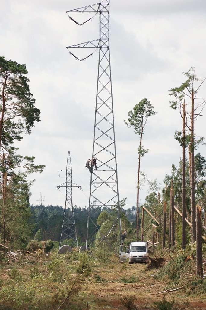 Prace energetyków na