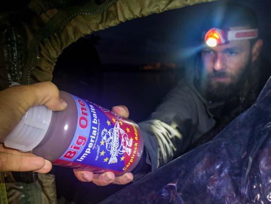 Możesz go używać na różne sposoby, polecamy połączyć Liquid oraz Powder i używać jako niezywkle elastycznej pasty.