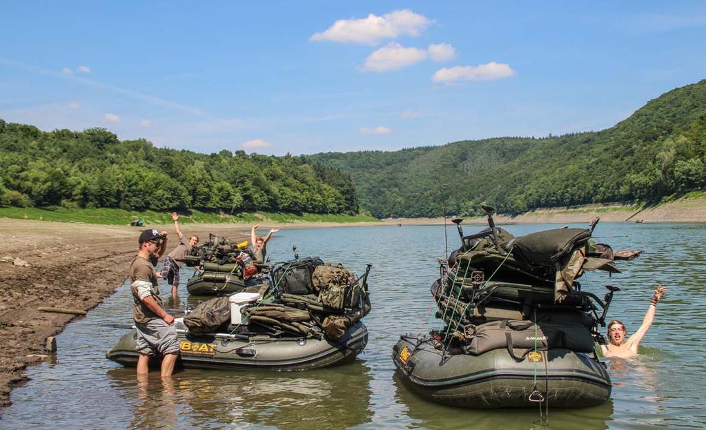 iboat 210, 260, 320 posiadają znacznie większe wnętrze niż porównywalne