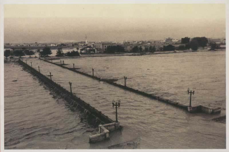 Valencia zaznamenala počas urbánneho vývoja niekoľko medzníkov [2]. Významným bolo zvalenie hradieb v 19. storočí.