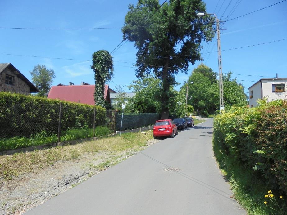 Portową. Odcinek opracowania posiada szerokość jezdni od ok. 5,20 m na początku opracowania do ok. 3,20 m w km 0+100. Jezdnia ta nie posiada pobocza ani chodników.
