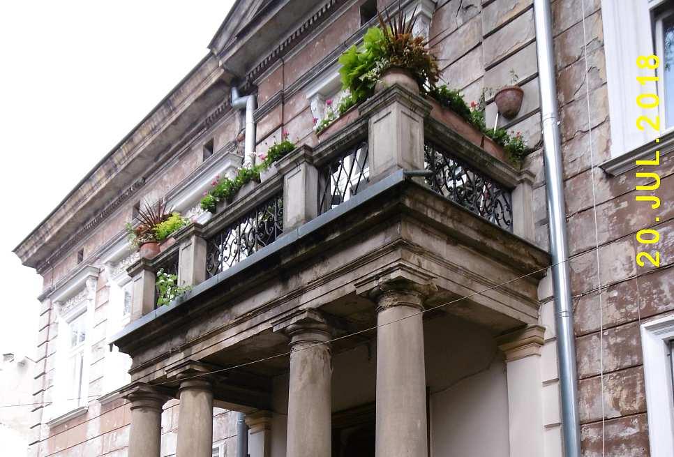 podmiejskim na tyłach