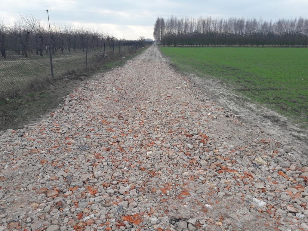 Prace najkorzystniej pod względem technologicznym wykonywane być powinny późną wiosną z uwagi na stabilność podłoża i możliwości wjazdu na suchy już teren przez ciężkie zestawy.