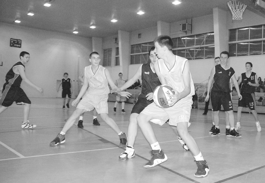 SPORT 18 Nowiny WODZISŁAWSKIE wtorek, 1 stycznia 2008 r. W Odrze Wodzisław planowane jest zlikwidowanie sekcji koszykówki.