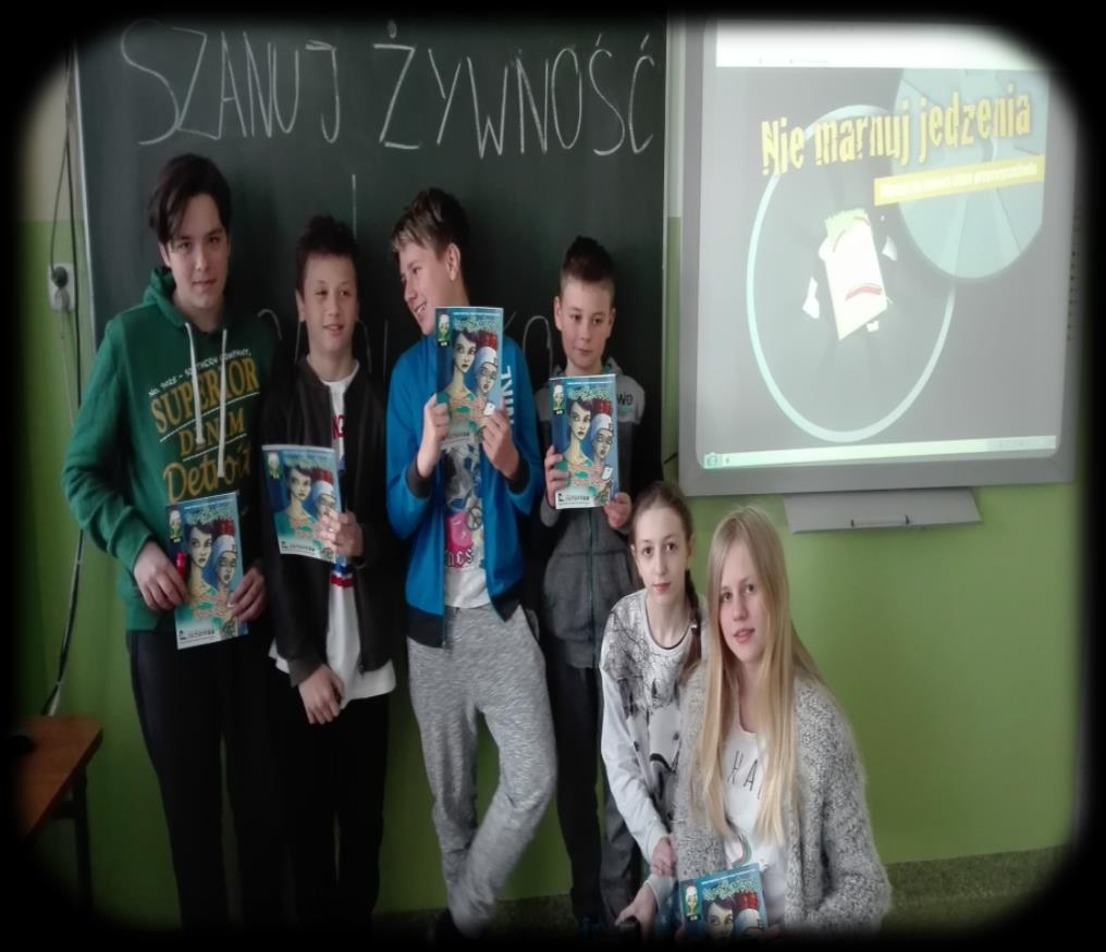 wykorzystaniem kodów QR.