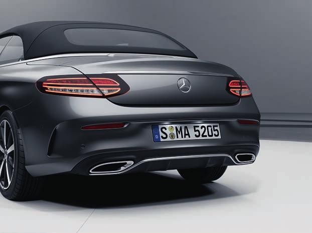 18 na zewnątrz Biegły w języku sportu. Wyposażenie Mercedes-Benz Sport 01 Spojler tylny, gruntowany 1. Dyskretny spojler montowany na klapie bagażnika, subtelnie akcentuje kontur tyłu pojazdu.