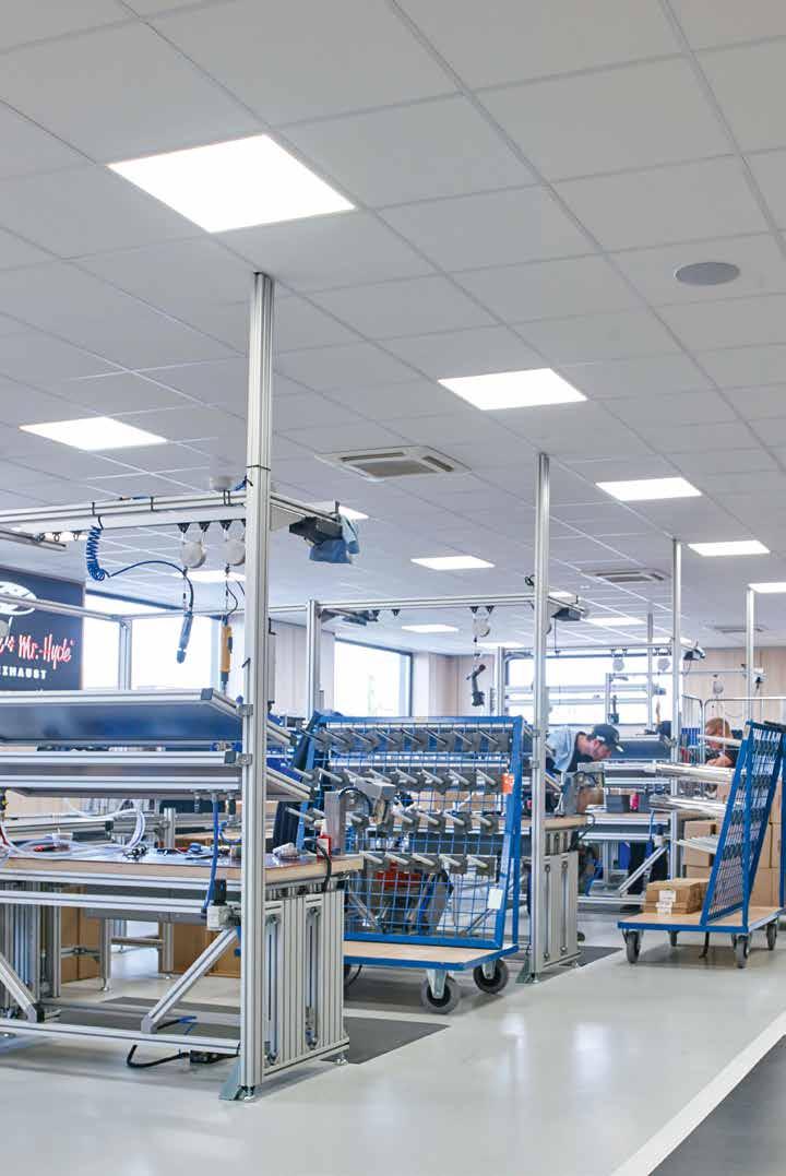 14 Pomieszczenia higieniczne i czyste Uniwersalne rozwiązanie Universal Dzięki znacznie drobniejszemu, w porównaniu z wieloma innymi płytami, igłowaniu, płyta