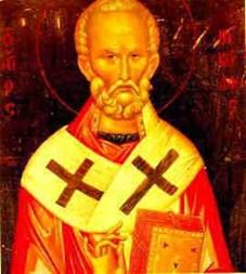 We Francji Pere Noel zastępuje Mikołaja. Dziadek z białą brodą, którego imię przetłumaczyć można jako bożonarodzeniowy ojciec, nie jest ani katolickim świętym, ani anglosaskim Santa Clausem.