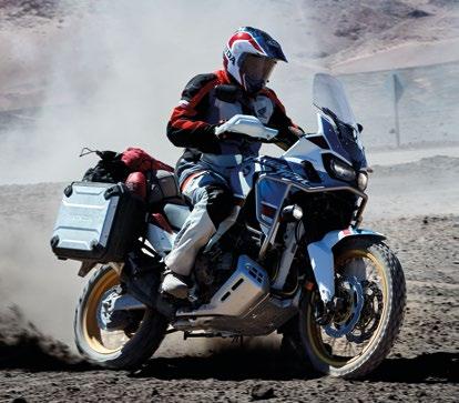 Motocykl otrzymał powiększony zbiornik paliwa o pojemności zapewniającej zasięg ponad 500 km, wyższą pozycję kierowcy, większy prześwit, orurowanie, podgrzewane manetki,